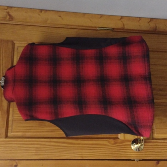 Woolrich Plaid Red and Black Women's XL Vest - Picture 3 of 9